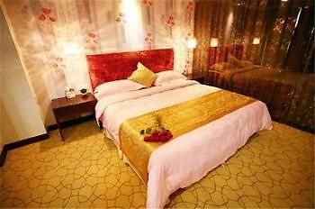 Chengdu Boyue Hotel Exterior photo